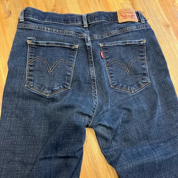 Levis Classic Boot dark denim high waisted 5 pocket stretch denim jean size 8 - Picture 3 of 6